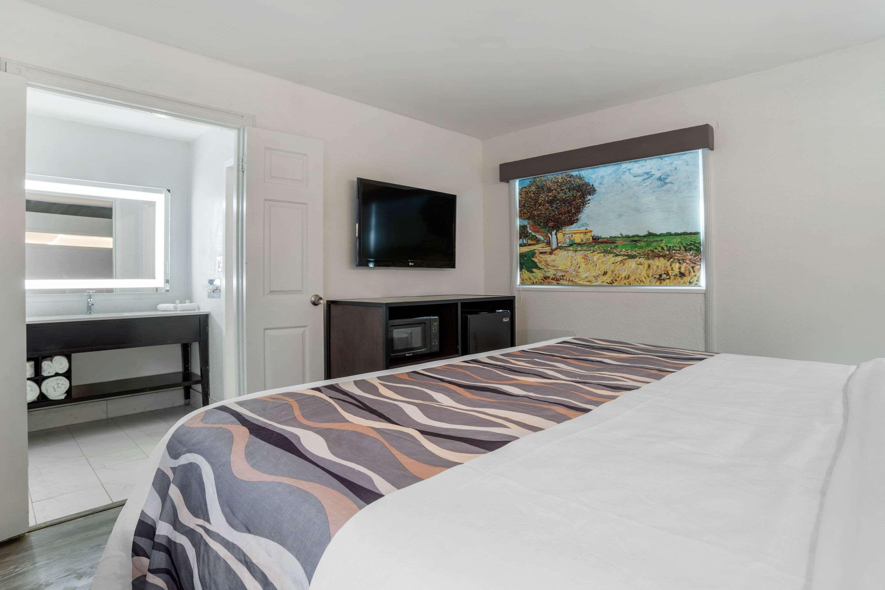 Baymont By Wyndham Montgomery Al Exterior foto