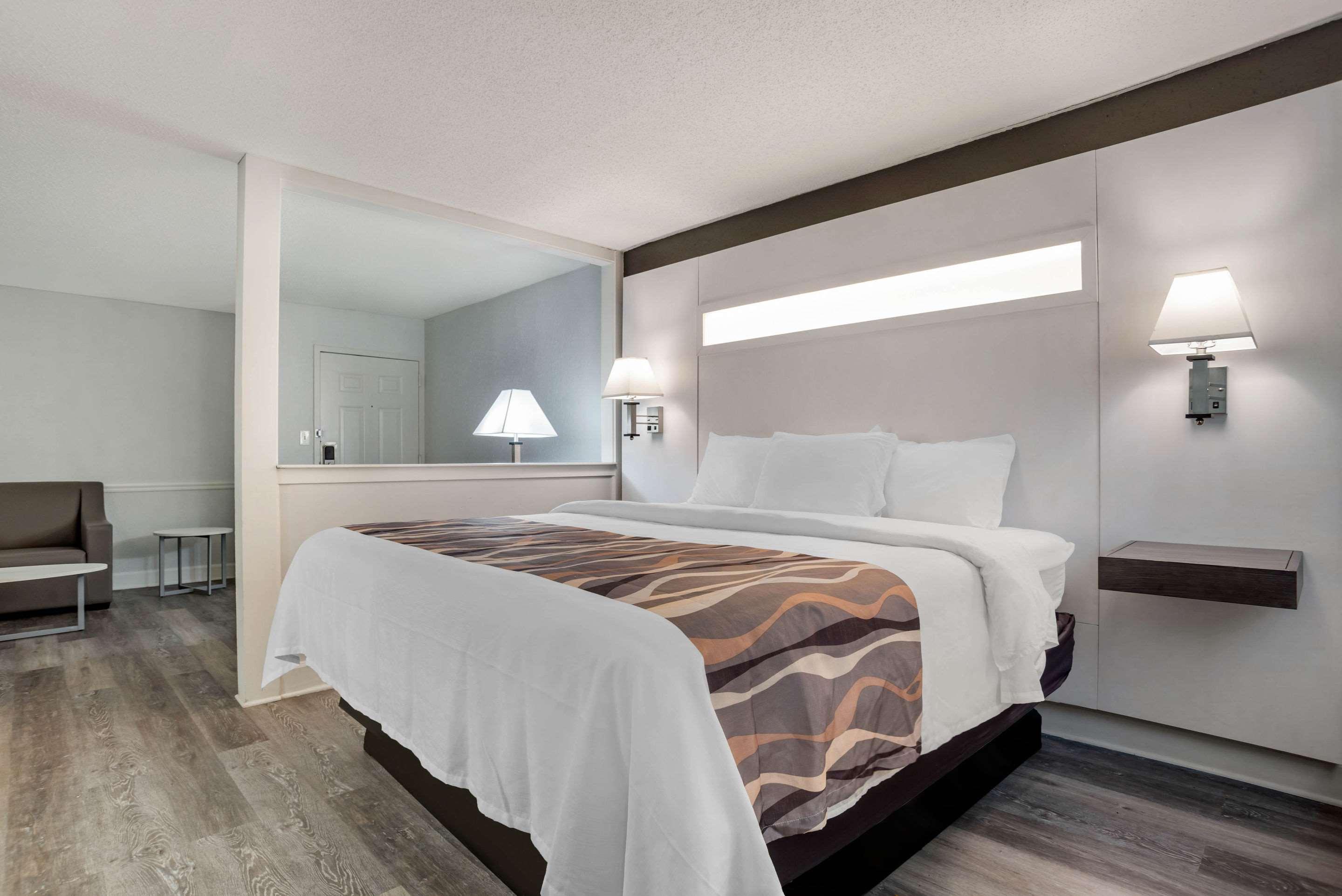 Baymont By Wyndham Montgomery Al Exterior foto